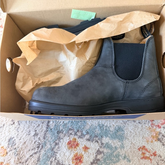 New Blundstone 587 Rustic Black Chelsea Boots size 9.5 women’s or men’s 7.5 - Picture 9 of 12